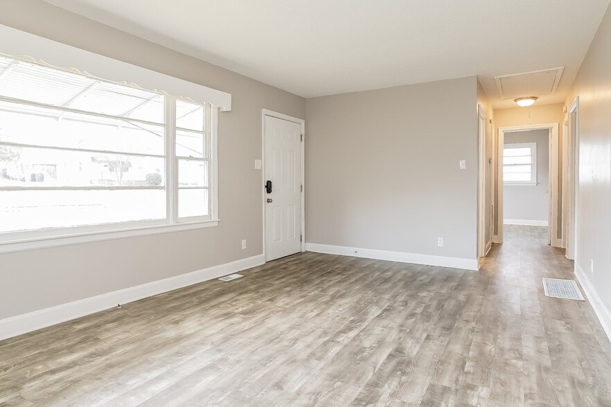 Building Photo - 2310 McKinney St