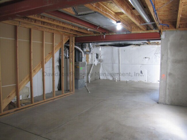 Building Photo - Spacious 3 Bedroom House in Southeast Colorado Springs