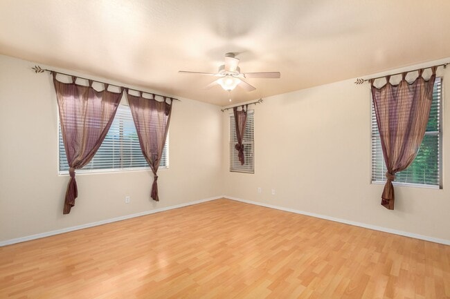 Building Photo - Spacious 3 Bed, 2 Bath Home in Boulder Creek