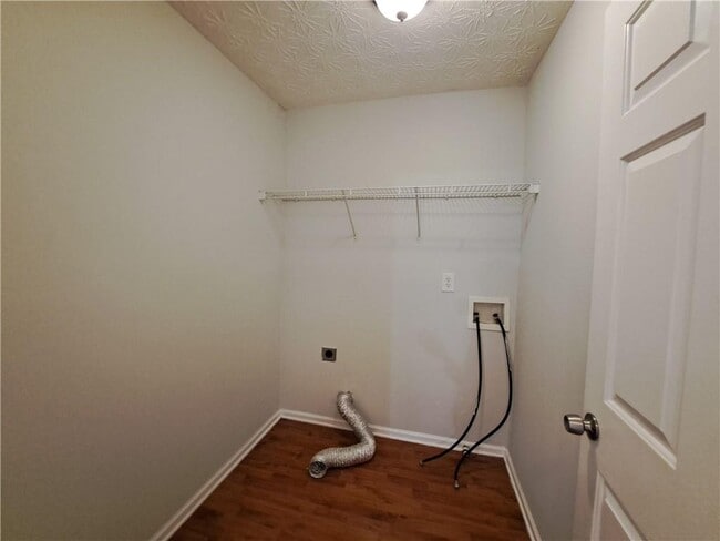 Building Photo - 3940 Crescent Walk Ln NE