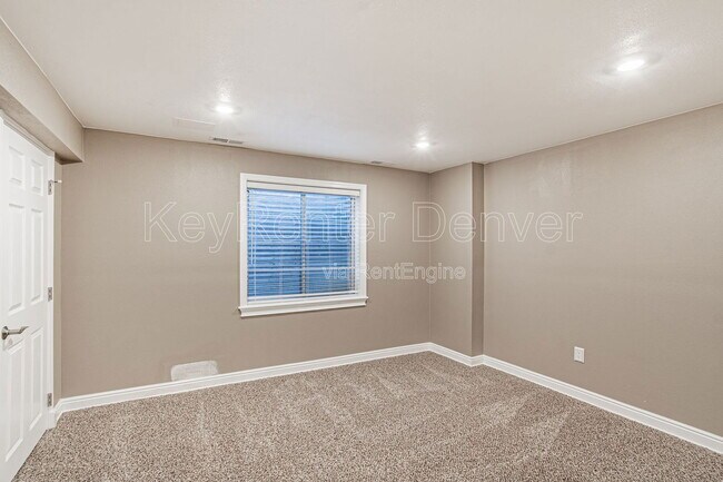 Building Photo - 3753 E Mallard St
