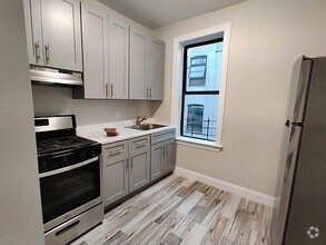 Building Photo - 3 bedroom in BRONX NY 10459