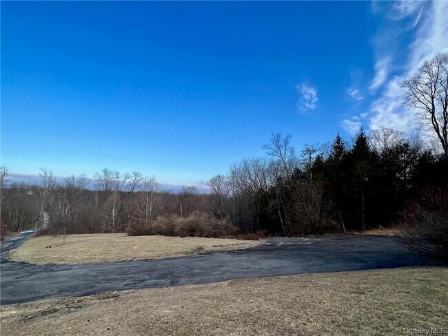Building Photo - 492 Midland Lake Rd