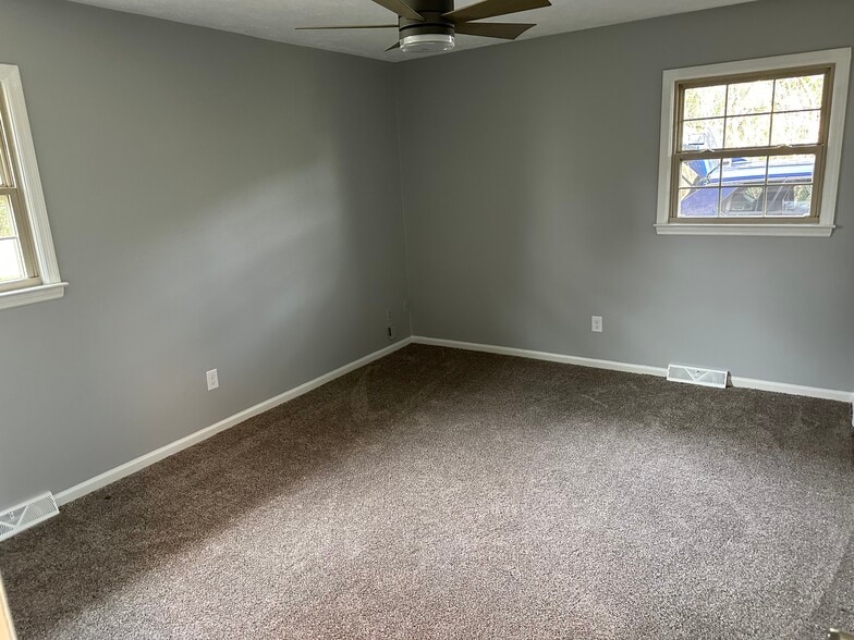Back Bedroom - 605 Buckingham Ln