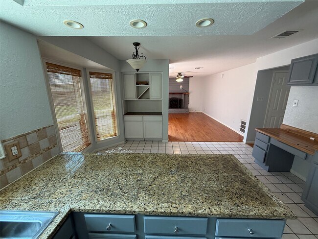 Building Photo - 4330 Meadow Springs Dr