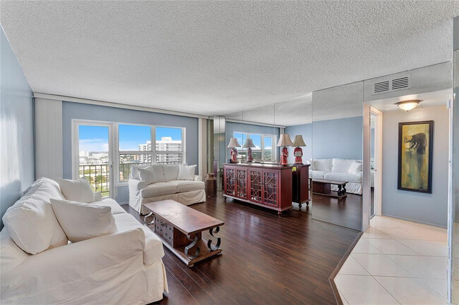 Building Photo - 405 N Ocean Blvd