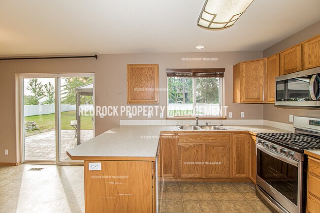Building Photo - 7005 N Joanna Dr