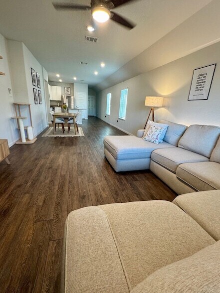Building Photo - 22541 Cormorant Ct