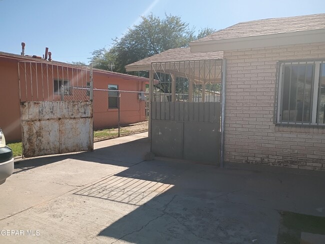 Building Photo - 8108 La Paloma Cir