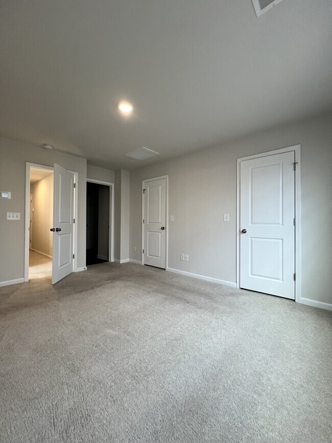 Building Photo - 199 Kitti Wake Dr