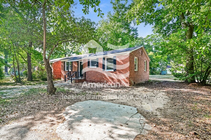 Building Photo - 2210 Corning Rd