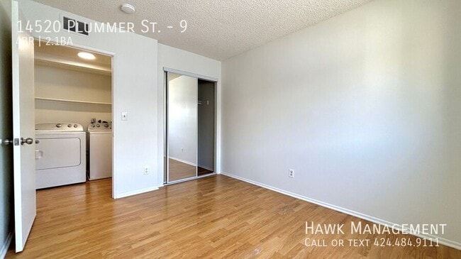Building Photo - 14520 Plummer St