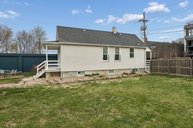 Building Photo - Next to Dog Bar!