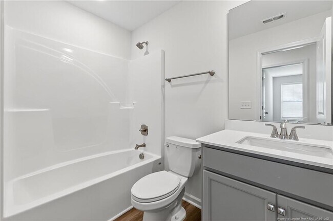 Building Photo - 438 Windermere Dr