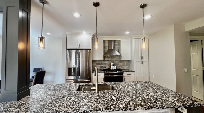 Building Photo - 8515 Winchester Dr