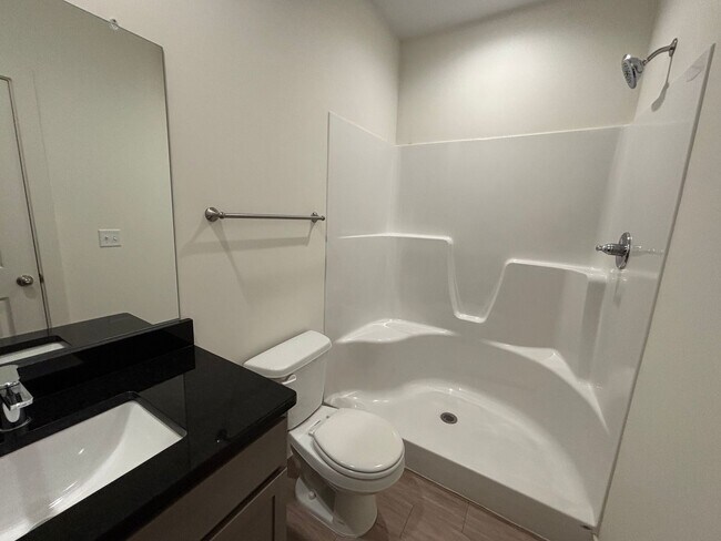 Building Photo - 1747/49 Hickory