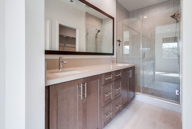 Building Photo - Mira Mesa 3 Bedroom Townhome!