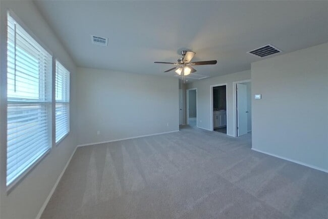 Building Photo - 5200 Saddle Clb Dr