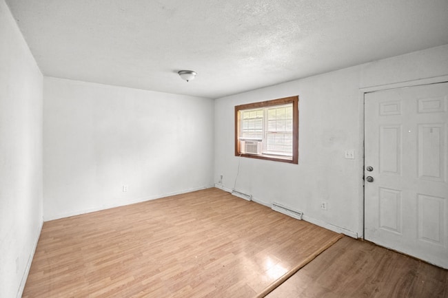 Building Photo - 512 E Olive St