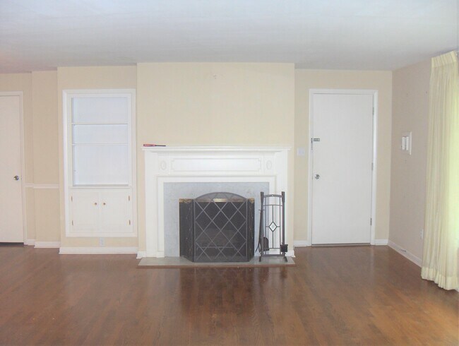 Building Photo - 25 Hadley Ave