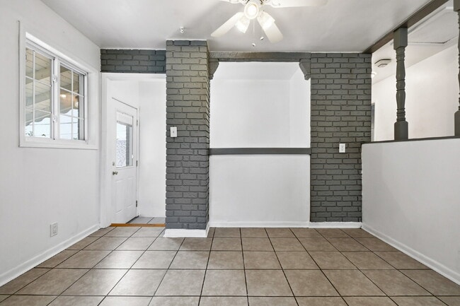 Building Photo - Charming 3-Bedroom with 2 Baths and Extra Room in Basement!