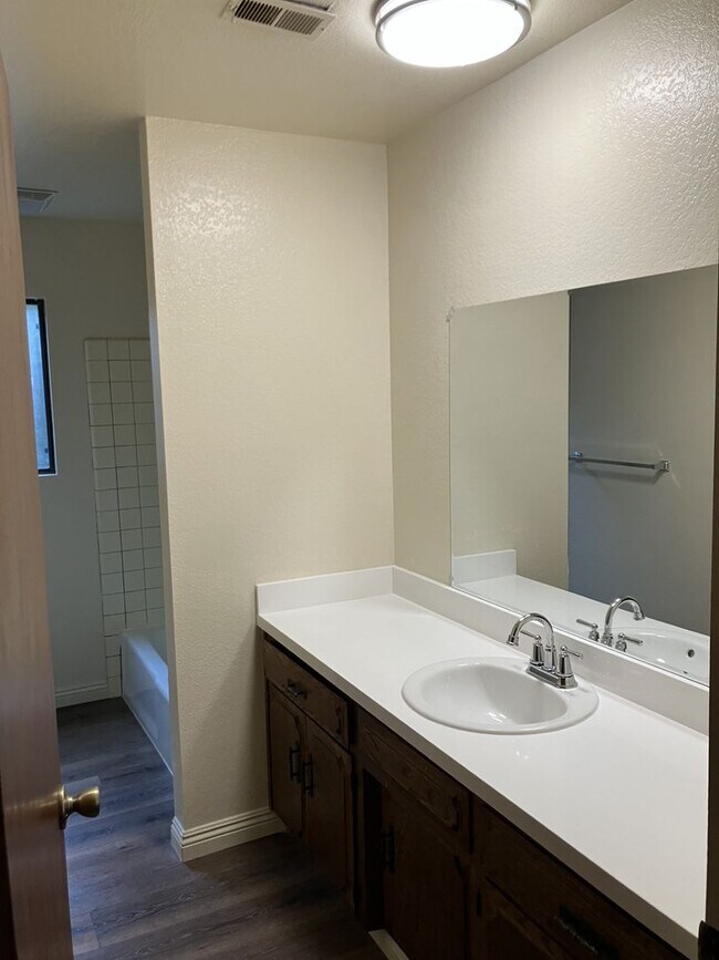 Building Photo - 173 Birch Ave