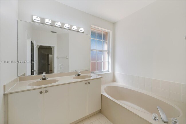 Building Photo - 15470 SW 41st Terrace