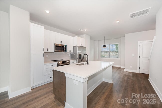 Building Photo - 4118 Salient St