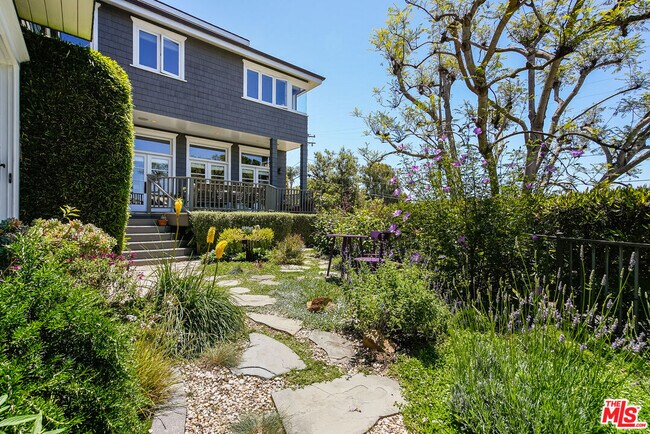 Building Photo - 2962 Valmere Dr