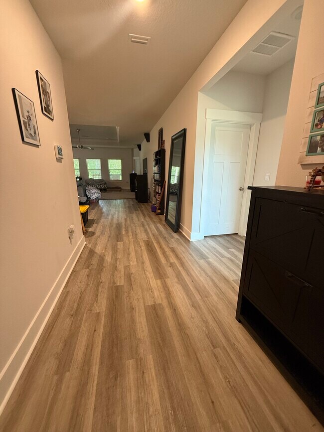 Building Photo - 6080 Rutherford Lp