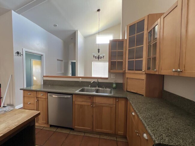 Building Photo - 13237 E Ave W