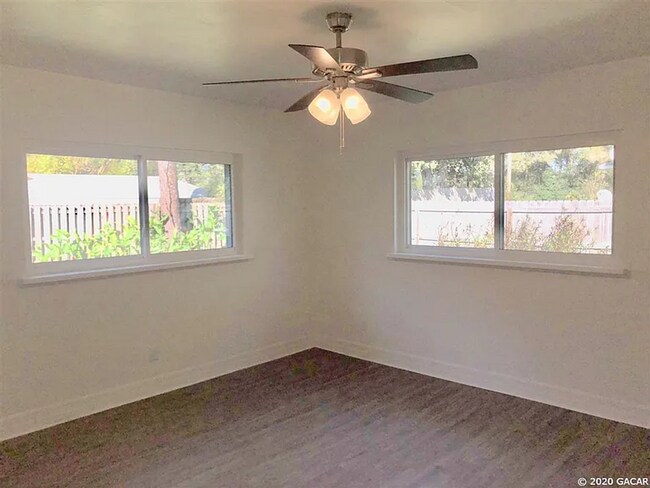 Building Photo - Modern Comfort Meets Classic Charm – Spacious Alachua Rental