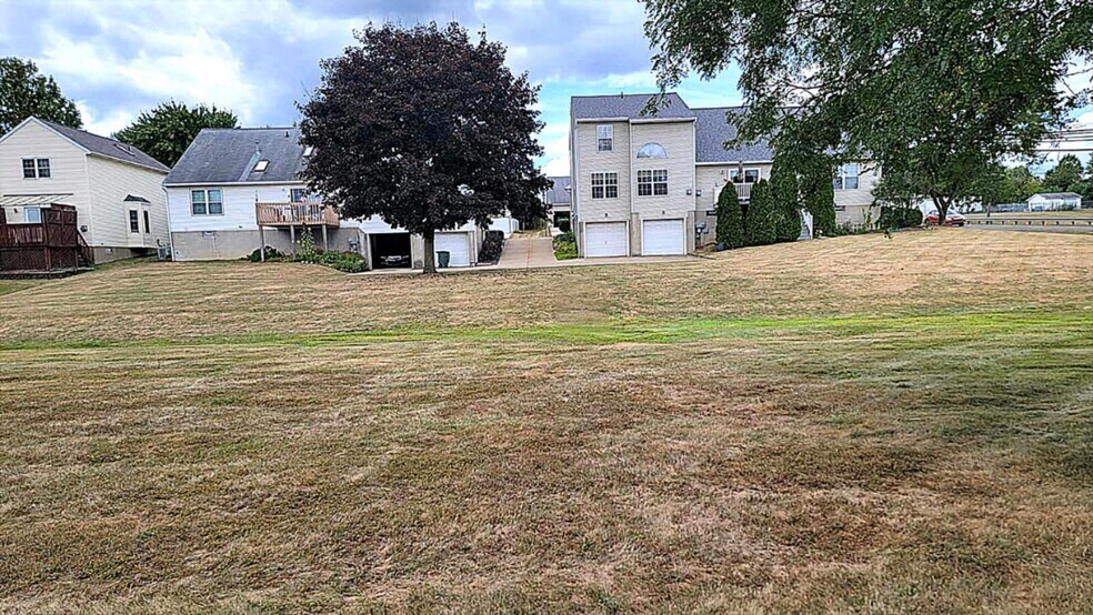 Building Photo - 6525 Blossomwood Cir NE
