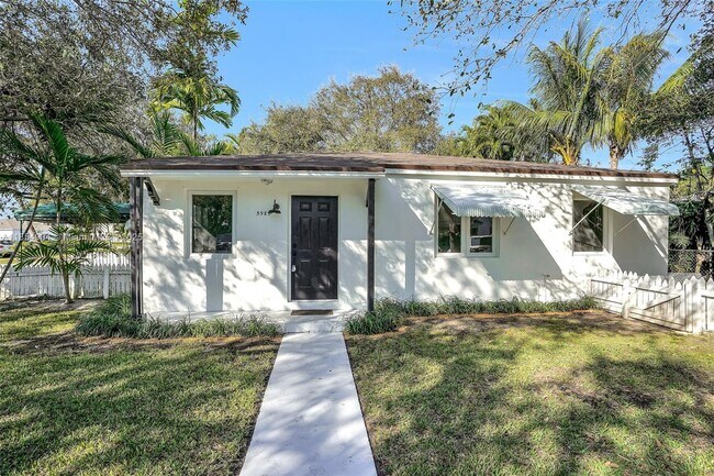 Building Photo - 5985 SW 41st St