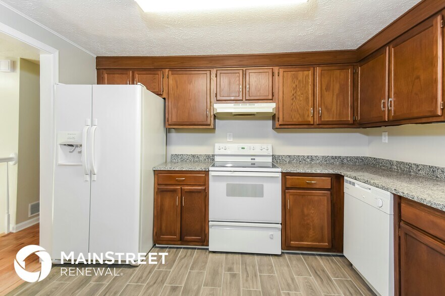 Building Photo - 3085 Flowers Dr