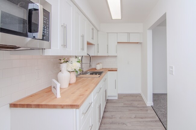 Building Photo - 4194 Packard St