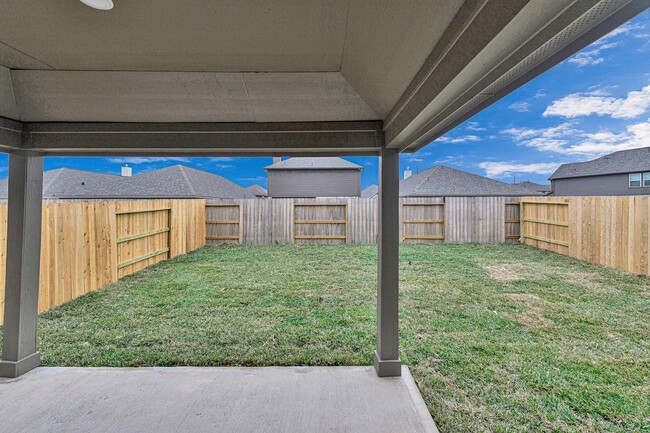 Building Photo - 21259 Shr Blf Dr