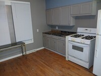 Building Photo - 2 Bedroom 1 Bathroom - Northeast Arts Dist...