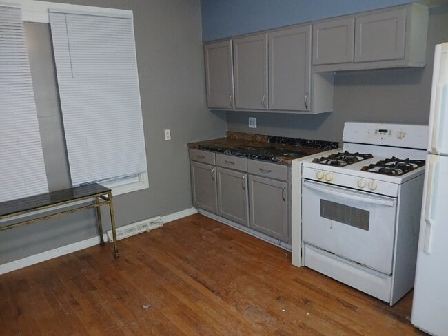 Primary Photo - 2 Bedroom 1 Bathroom - Northeast Arts Dist...