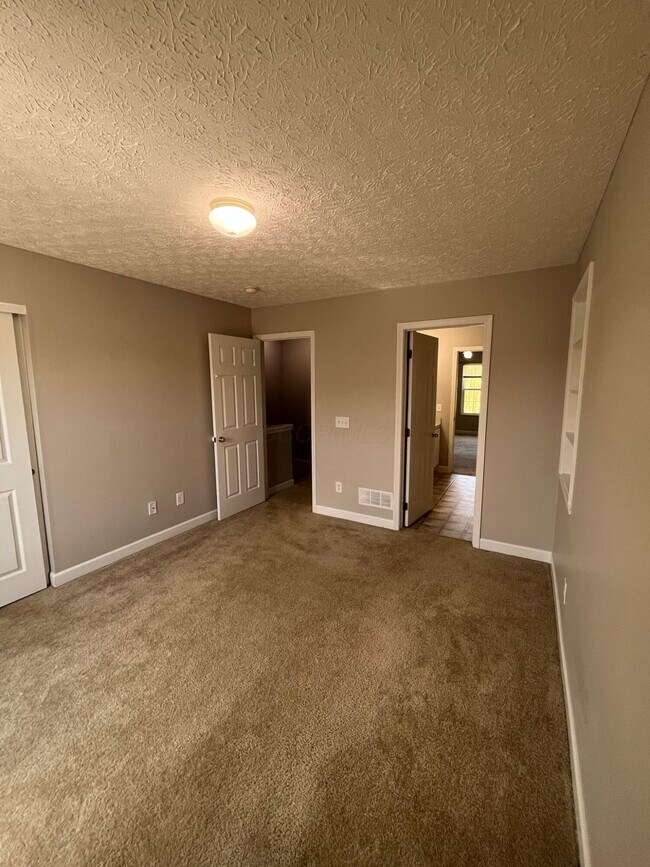 Building Photo - 5171 Mantua Dr