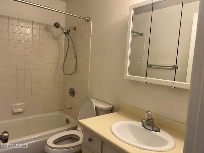 Building Photo - 6780 Peppermint Dr