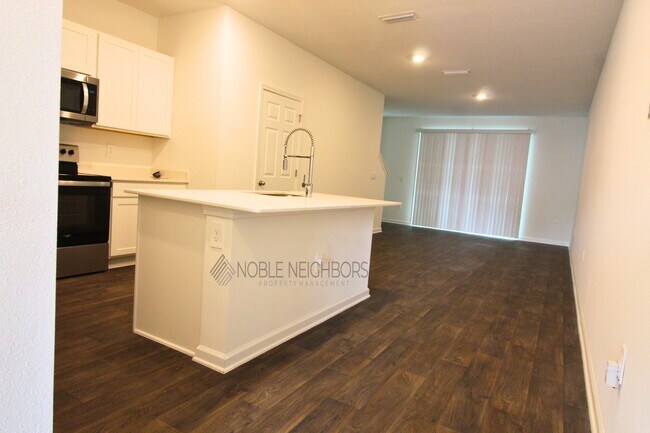 Building Photo - 5437 Tellaro Ln