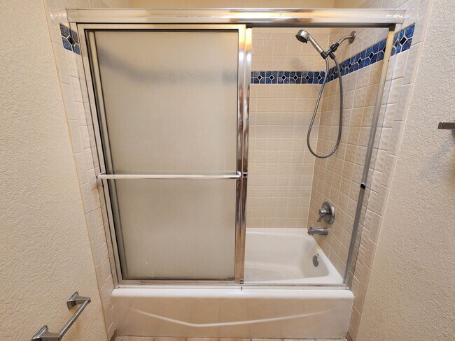 Building Photo - 2050 Pinecone Way