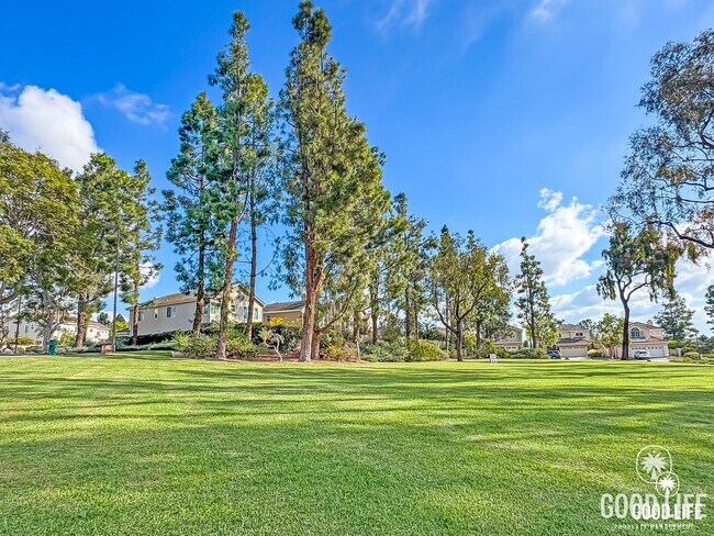 Building Photo - Modern Living with Clean Amenities