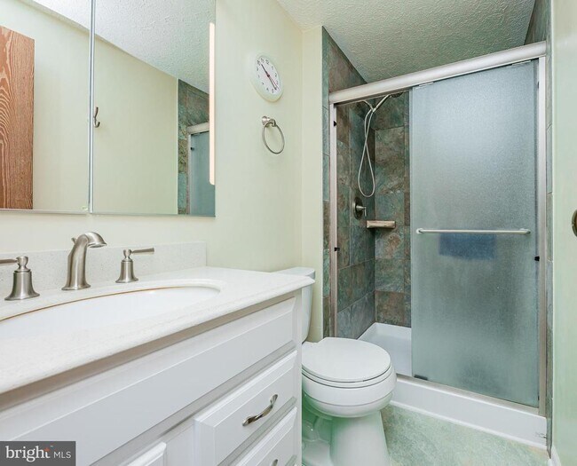 Building Photo - 1803 E Beech Rd