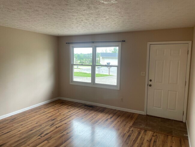 Building Photo - 1337 S Hickory Grove Ln