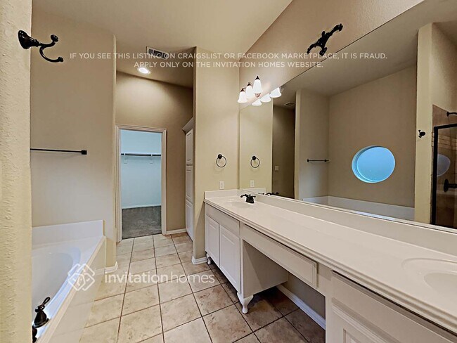 Building Photo - 8125 Trinity Vista Trl