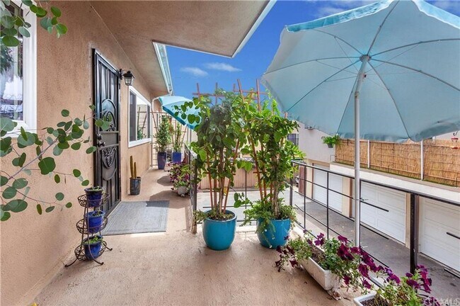 Building Photo - 137 Avenida Mateo