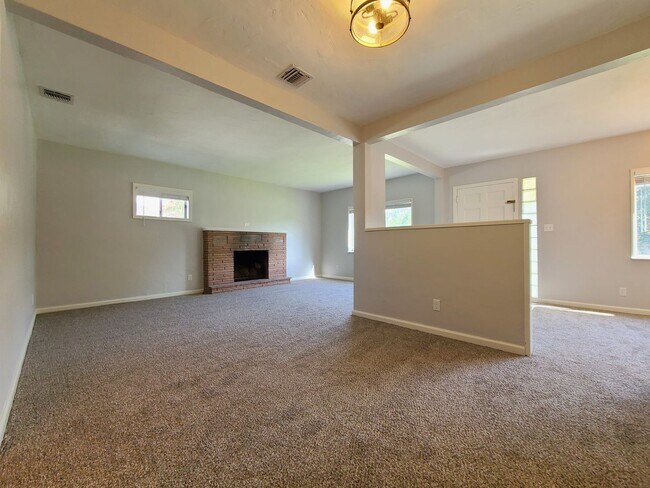 Building Photo - 25130 Starr St