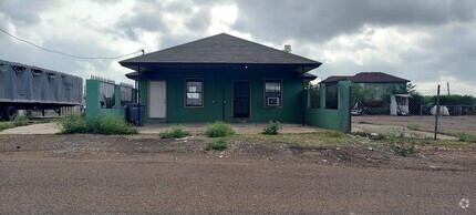 Building Photo - 207 Arco Iris Road